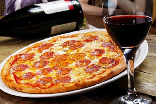 pizza-with-wine3C8EB339-7087-643B-E62F-196BC55379A4.jpg